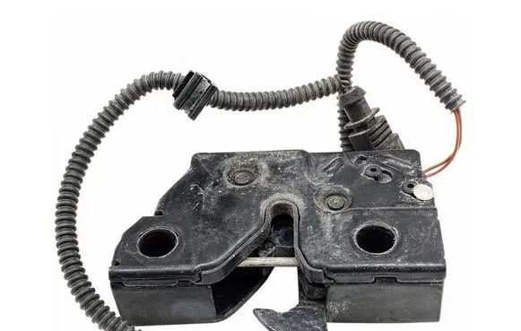 Seat Leon (5F) Engine bonnet/hood lock/catch 5F0823509