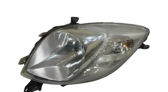 Toyota Yaris Headlight/headlamp 811100D120 89900736
