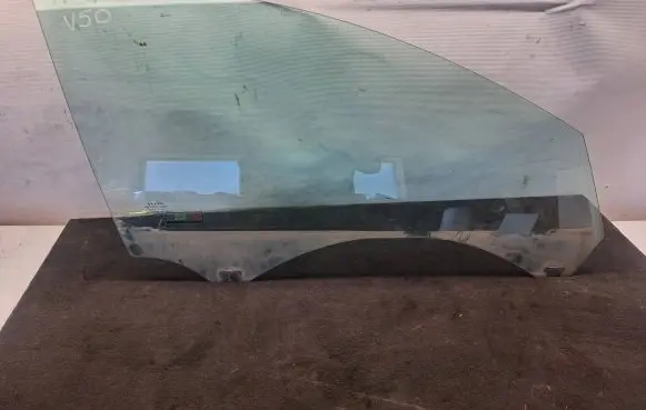 Volvo V50 Front door window glass four-door 43R001105 E000186 DOT57M20AS2