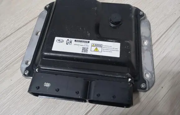 Subaru Outback Engine control unit/module 22611AU270 2757000992