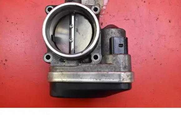 BMW X3 E83 Throttle body valve 1439224