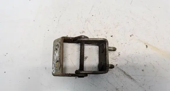 Opel Antara Rear door lower hinge