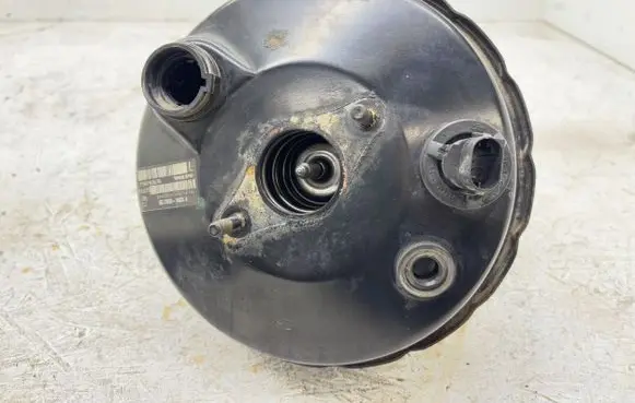 Volvo V70 Brake booster P30793676
