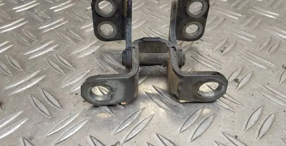 Toyota RAV 4 (XA30) Loading door upper hinge 