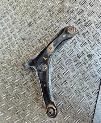 Toyota Yaris Verso Front lower control arm/wishbone 