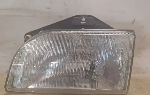 Ford Fiesta Headlight/headlamp 03705748