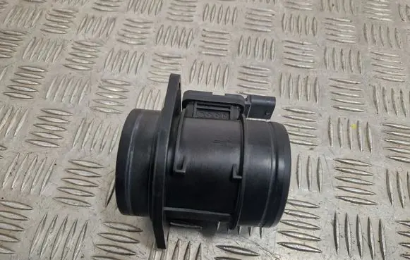 Volkswagen Golf VII Mass air flow meter 04L906461B