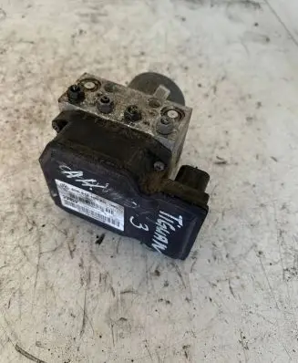 Volkswagen Tiguan ABS Pump 5N0614109AH 54085769J 17618953A