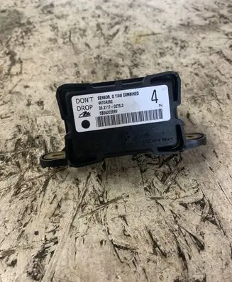 Mitsubishi Outlander ESP acceleration yaw rate sensor 4670a282