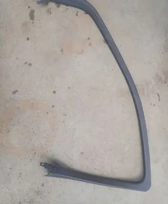 Opel Mokka Front door glass trim molding 95133796