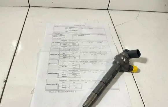 Volkswagen Tiguan Fuel injector 0445110369 03L130277J