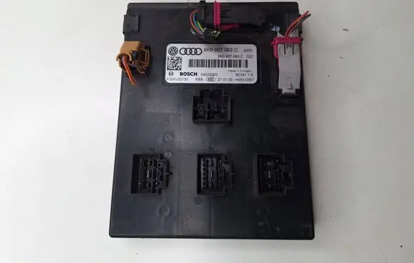 Audi A4 S4 B8 8K Comfort/convenience module 8K0907063C 04022001 F005V00750