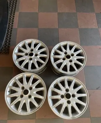Mitsubishi Galant R15 alloy rim 