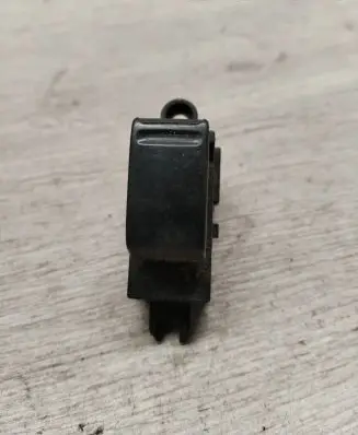 Nissan Primera Electric window control switch 25411