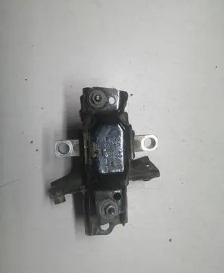 Engine mount bracket