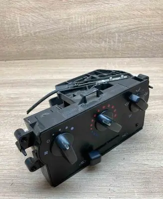Nissan Micra Climate control unit 7040230732