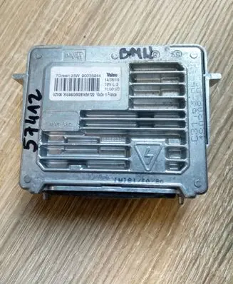 BMW M5 Voltage converter/converter module 90035944