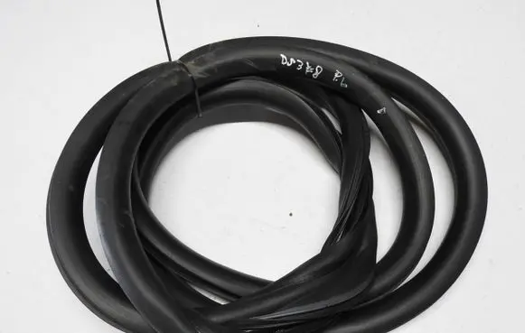 Citroen DS3 Front door rubber seal 20CQ28
