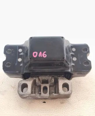 Volkswagen Golf V Engine mount bracket 1K0199555