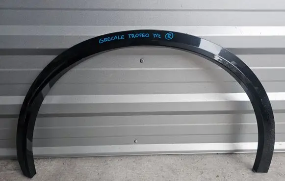 Maserati Levante Front arch trim 