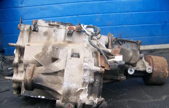 Mitsubishi Pajero Rear gearbox reducer/haldex oil pump 