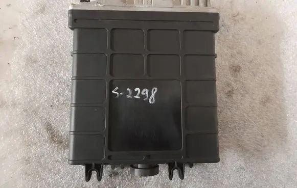 Ford Mondeo Mk III Engine control unit/module a028906021 028906021