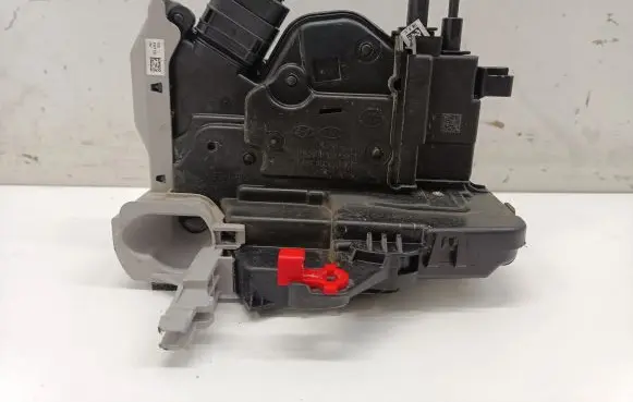 Hyundai Kona I Front door lock 81320J9530
