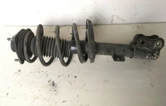 Hyundai i40 Front shock absorber/damper 546513Z430
