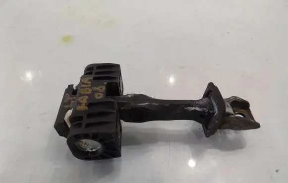 Skoda Fabia Mk2 (5J) Rear door check strap stopper