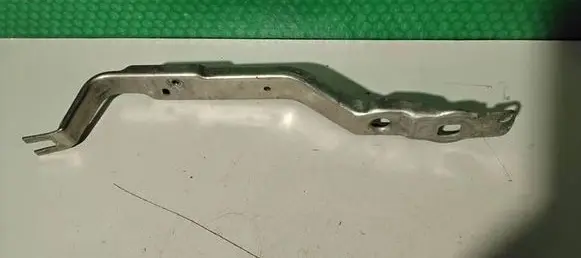 Headlight/headlamp mounting bracket