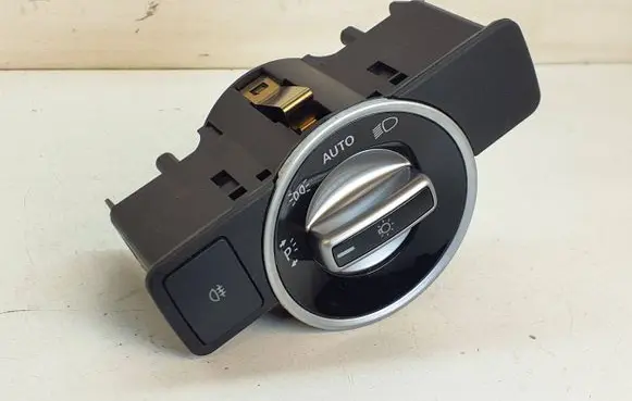 Mercedes-Benz C W204 Light switch A2129050551