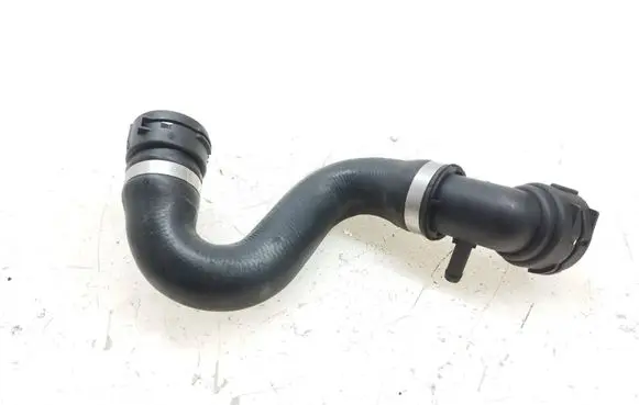 Volkswagen Touareg II Engine coolant pipe/hose 7P0122101A 7P0122291