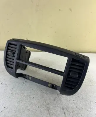 Nissan Micra Dash center air vent grill 01016530 68260K10381 68751AX601