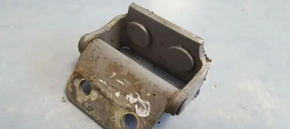 Mitsubishi Colt Tailgate/trunk/boot hinge