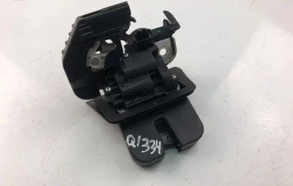Audi A3 S3 8P Tailgate/trunk/boot lock/catch/latch 8R0827505