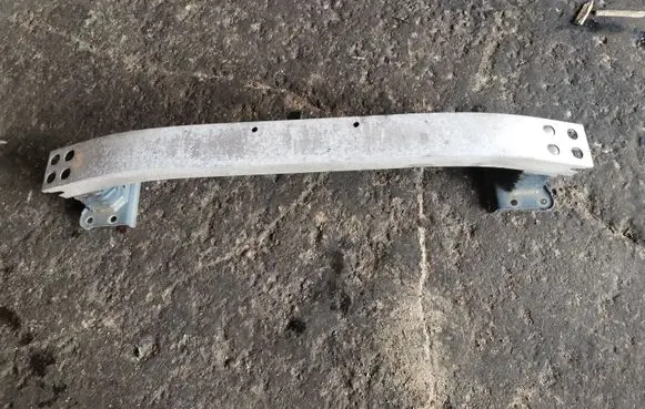 Toyota Corolla Verso E121 Front bumper cross member