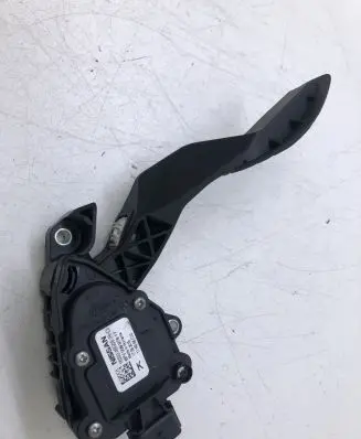 Nissan Qashqai Accelerator throttle pedal 180024BG0B