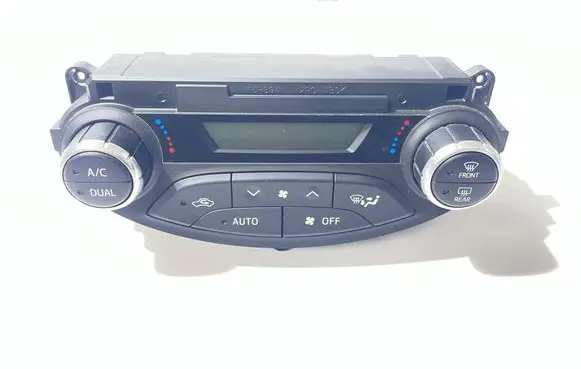 Toyota Yaris Climate control unit 75F206