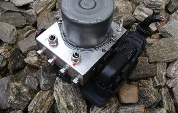 Suzuki SX4 S-Cross ABS Pump 0265957126
