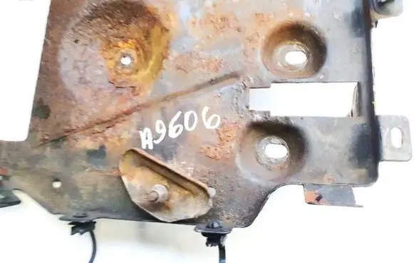 Battery box tray