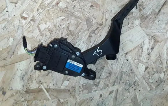 Volkswagen Transporter - Caravelle T5 Accelerator throttle pedal 7H1723503
