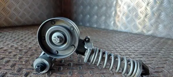 Buick Encore I Generator/alternator belt tensioner 25195388