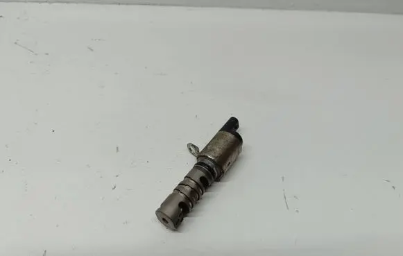 Volkswagen PASSAT B7 Camshaft vanos timing valve 04E906455D