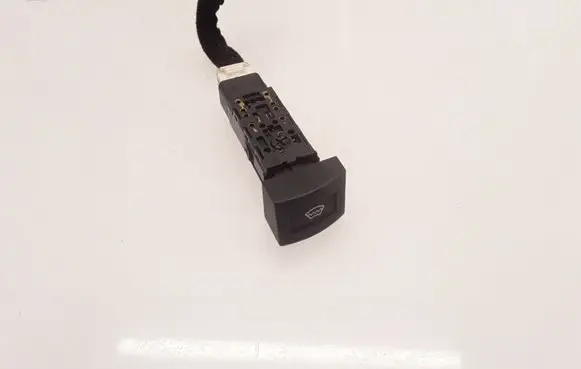 KIA Carnival Windscreen/window heater switch
