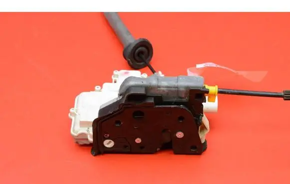 Audi A6 Allroad C7 Rear door lock 4C0839016