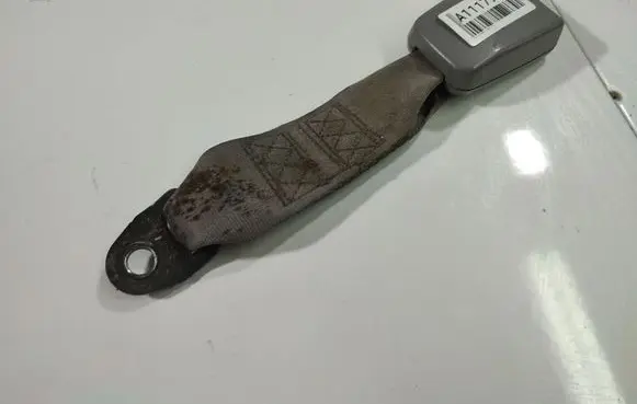 KIA Sorento Front seatbelt buckle 031125
