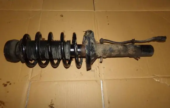 Skoda Octavia Mk1 (1U) Front shock absorber with coil spring