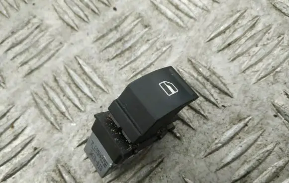 Volkswagen PASSAT B7 Electric window control switch 7L6959855B