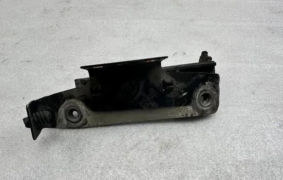 Audi A8 S8 D4 4H Fender mounting bracket 4H0810438