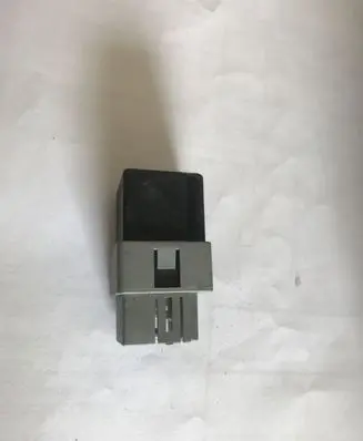 Volvo S40, V40 Other relay MB953394